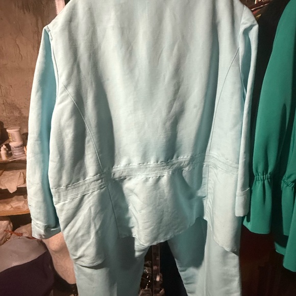 Emma James Light Aqua suit - Picture 3 of 10